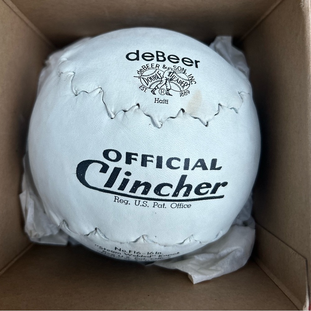 NIB Vintage deBeer Official Steam Welded Clincher 16” Leather Softball Z8